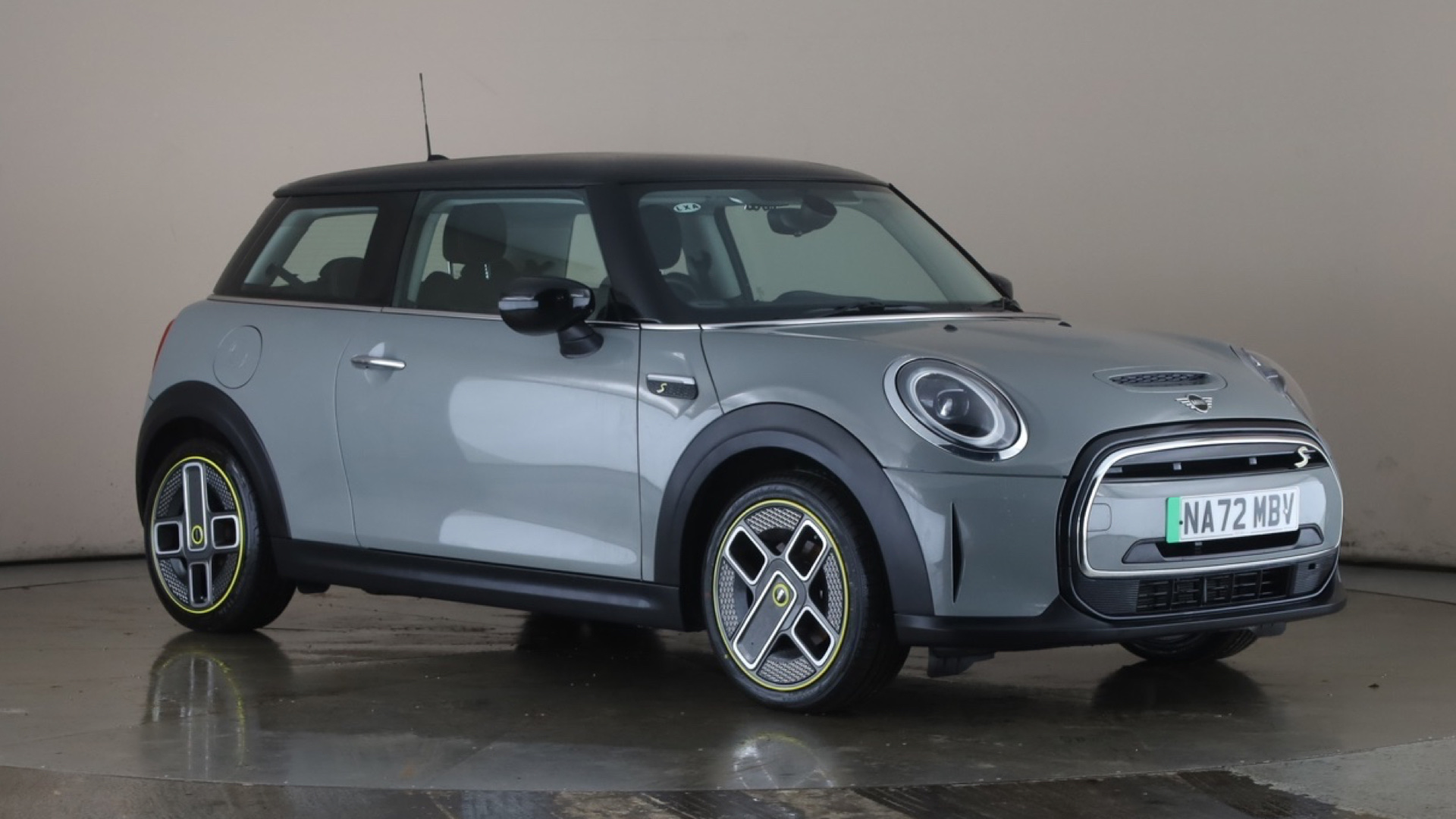 4060452 135kW Cooper S Level 1 33kWh 3dr Auto