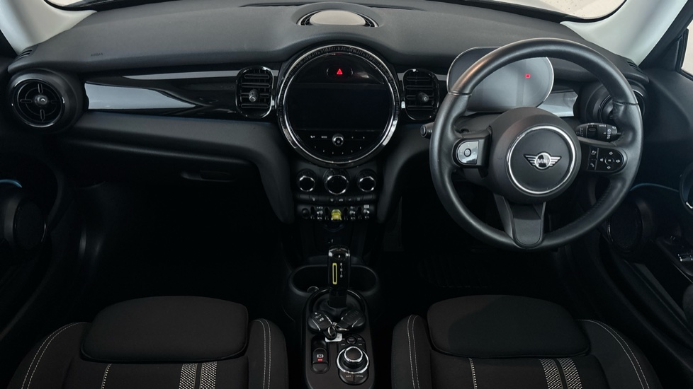 MINI HATCHBACK Image 11