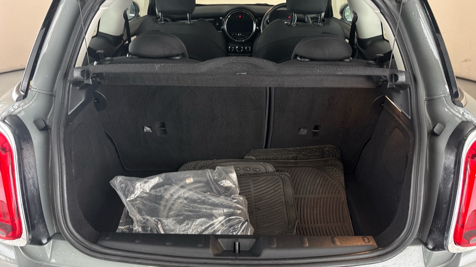 MINI HATCHBACK Image 15