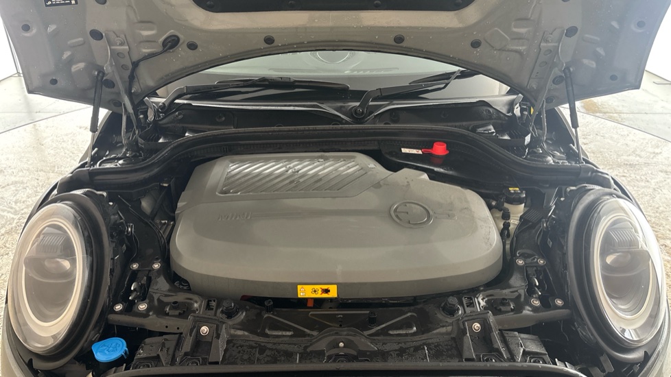 MINI HATCHBACK Image 16