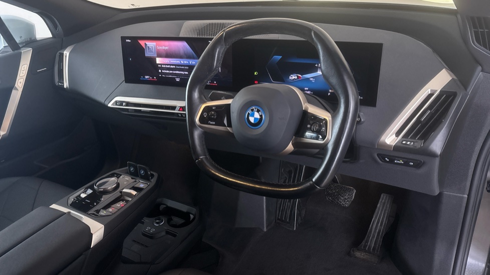 BMW iX Image 9