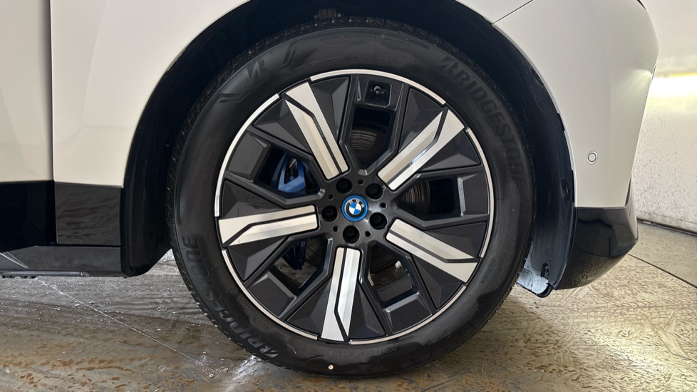 BMW iX Image 20