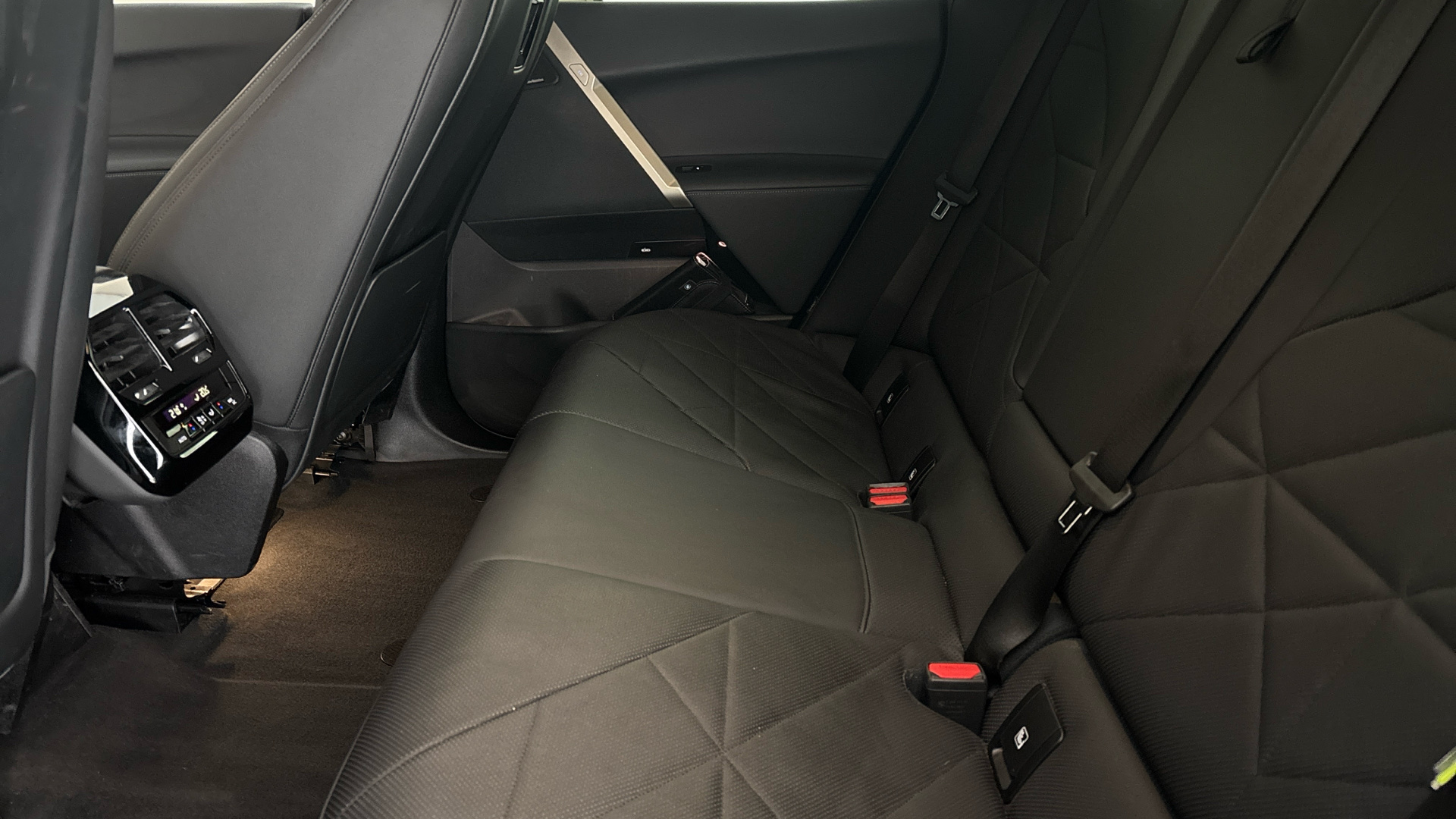 4027664 240kW xDrive40 M Sport 76.6kWh 5dr Auto