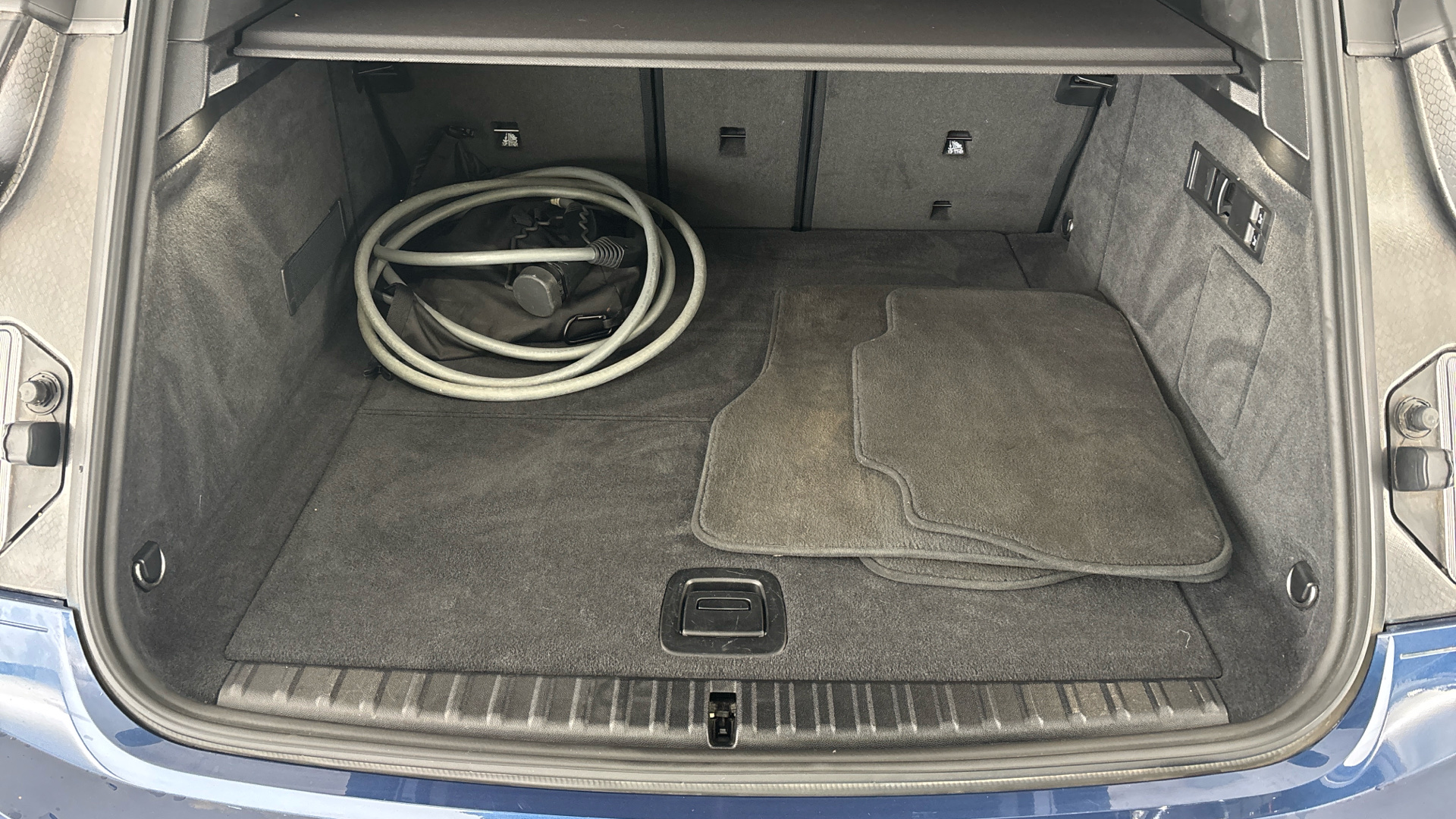 4027664 240kW xDrive40 M Sport 76.6kWh 5dr Auto