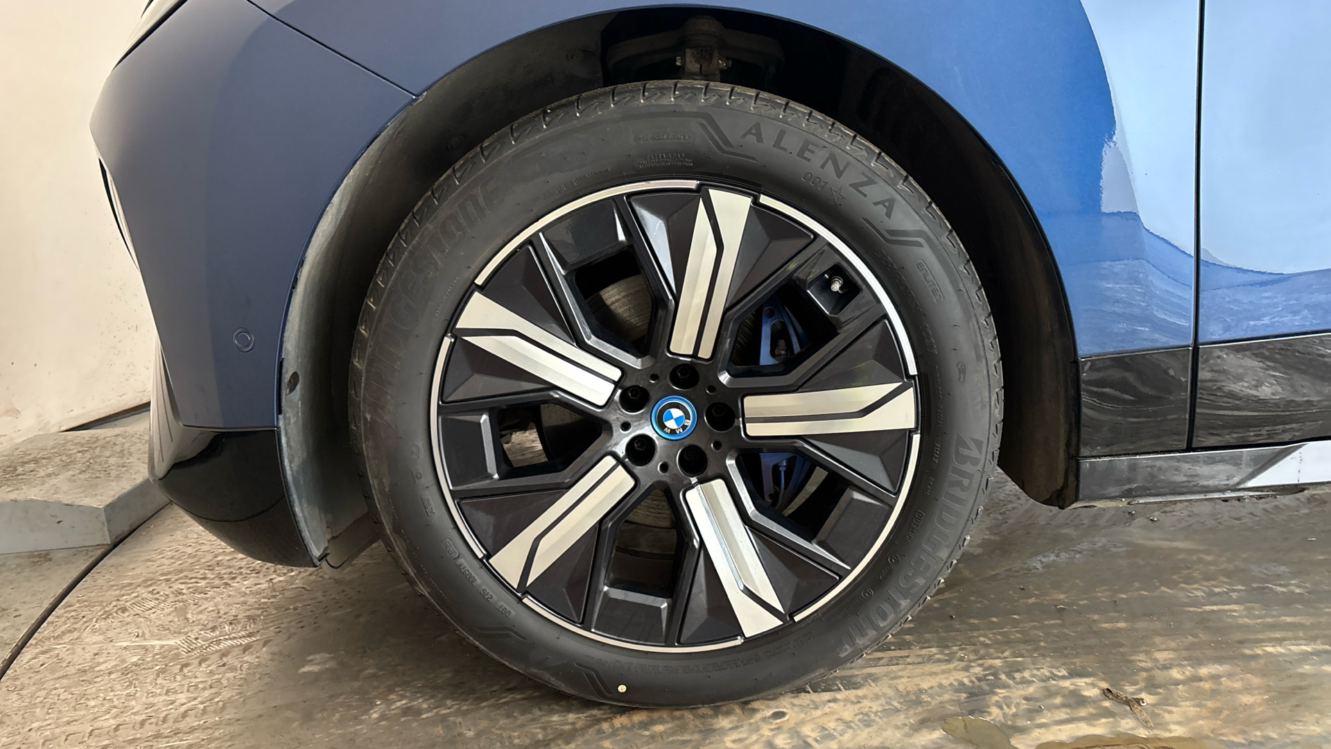 4027664 240kW xDrive40 M Sport 76.6kWh 5dr Auto