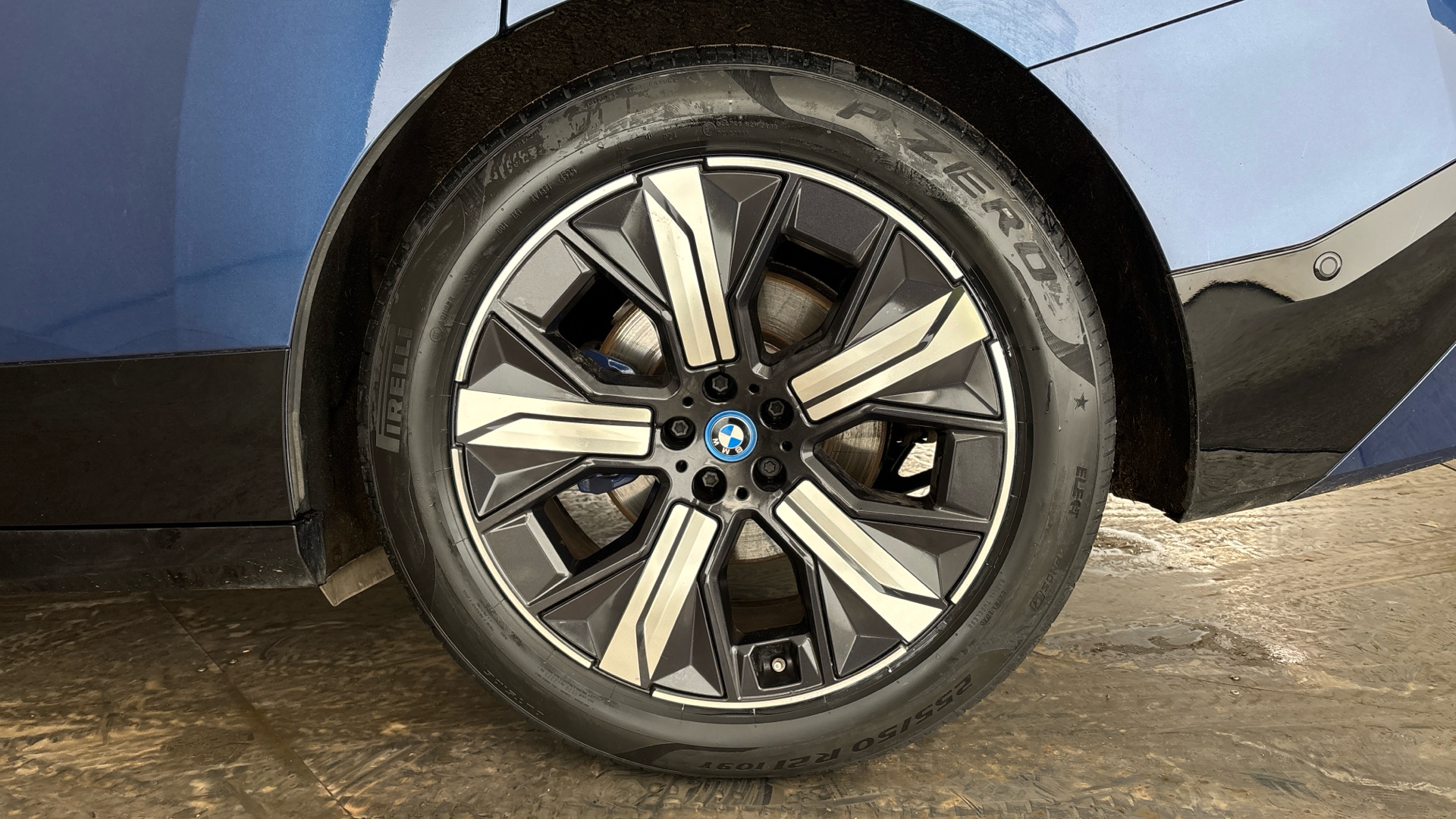 4027664 240kW xDrive40 M Sport 76.6kWh 5dr Auto