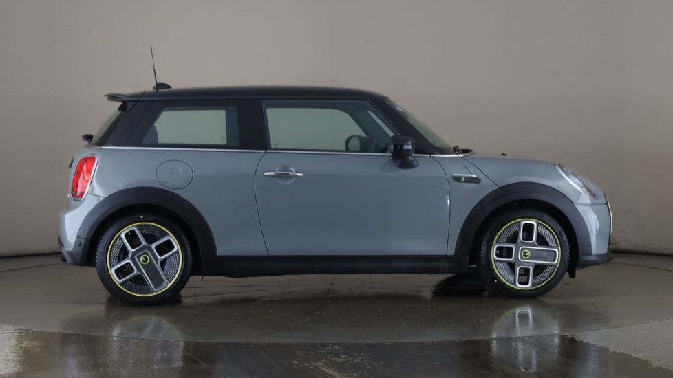 MINI HATCHBACK Image 6