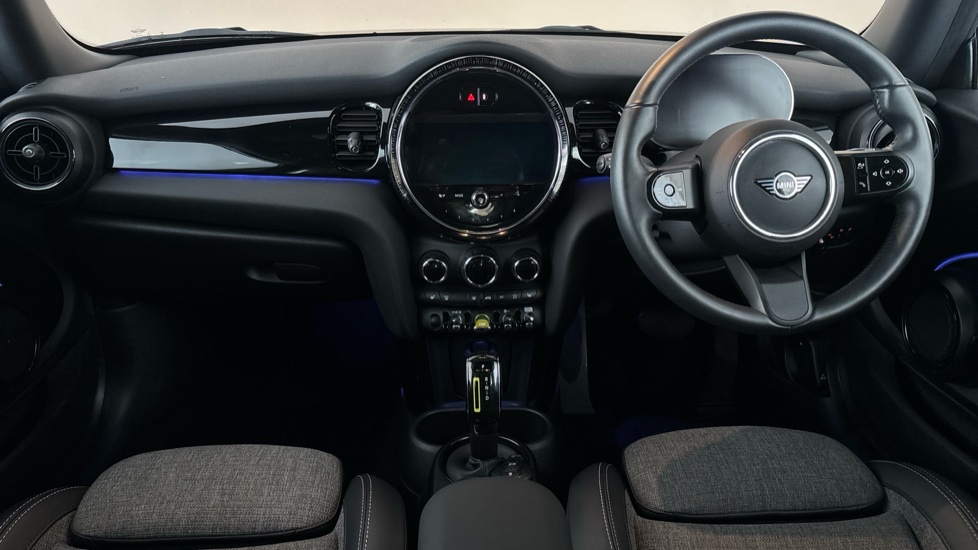 MINI HATCHBACK Image 11