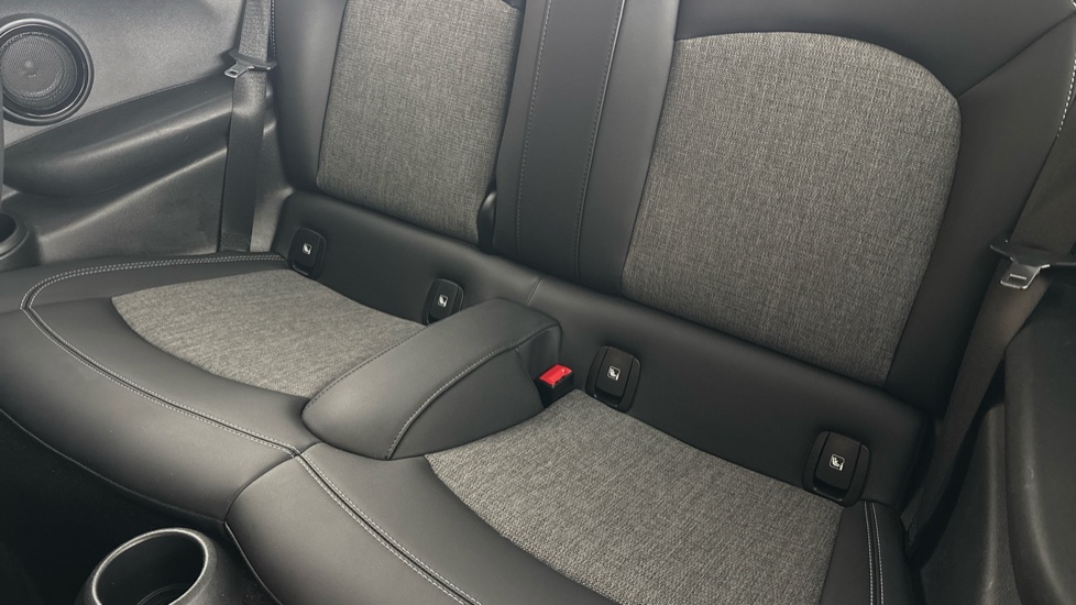 MINI HATCHBACK Image 14