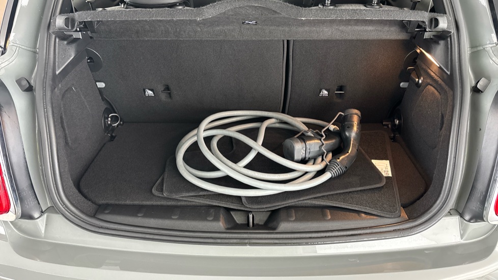 MINI HATCHBACK Image 15