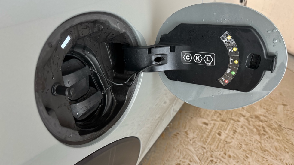 MINI HATCHBACK Image 21