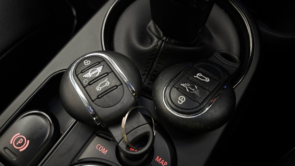 MINI HATCHBACK 2 keys