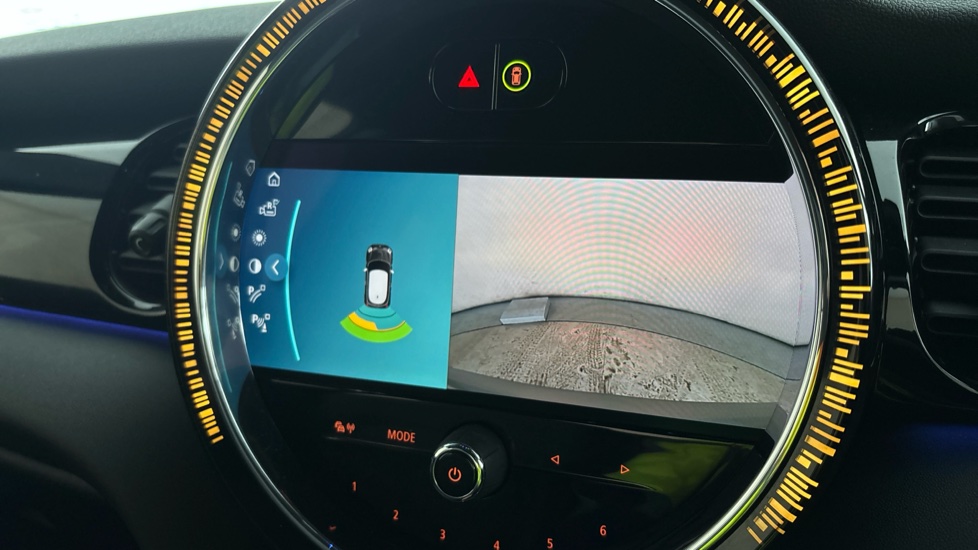 MINI HATCHBACK reverse camera