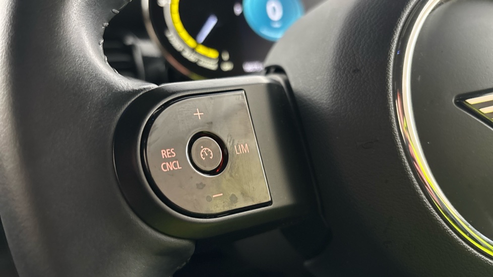 MINI HATCHBACK cruise control