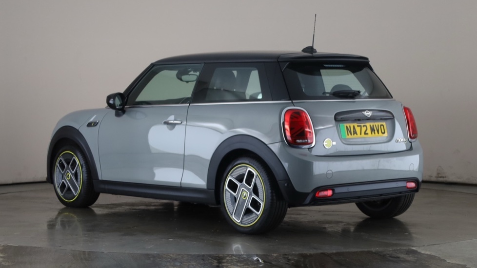 MINI HATCHBACK Image 3