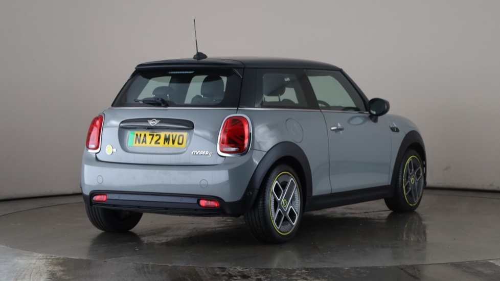 MINI HATCHBACK Image 5
