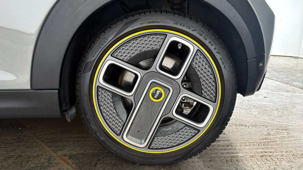 MINI HATCHBACK Image 18