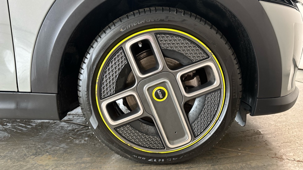 MINI HATCHBACK Image 20