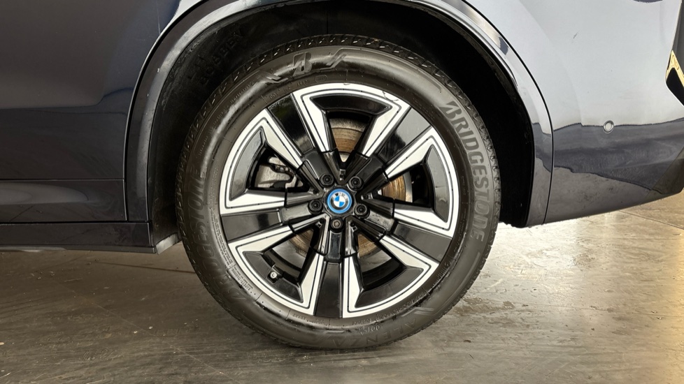 BMW iX3 Image 18