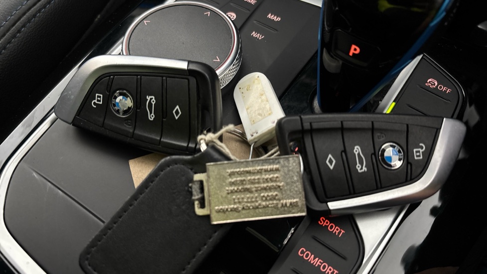 BMW iX3 2 keys