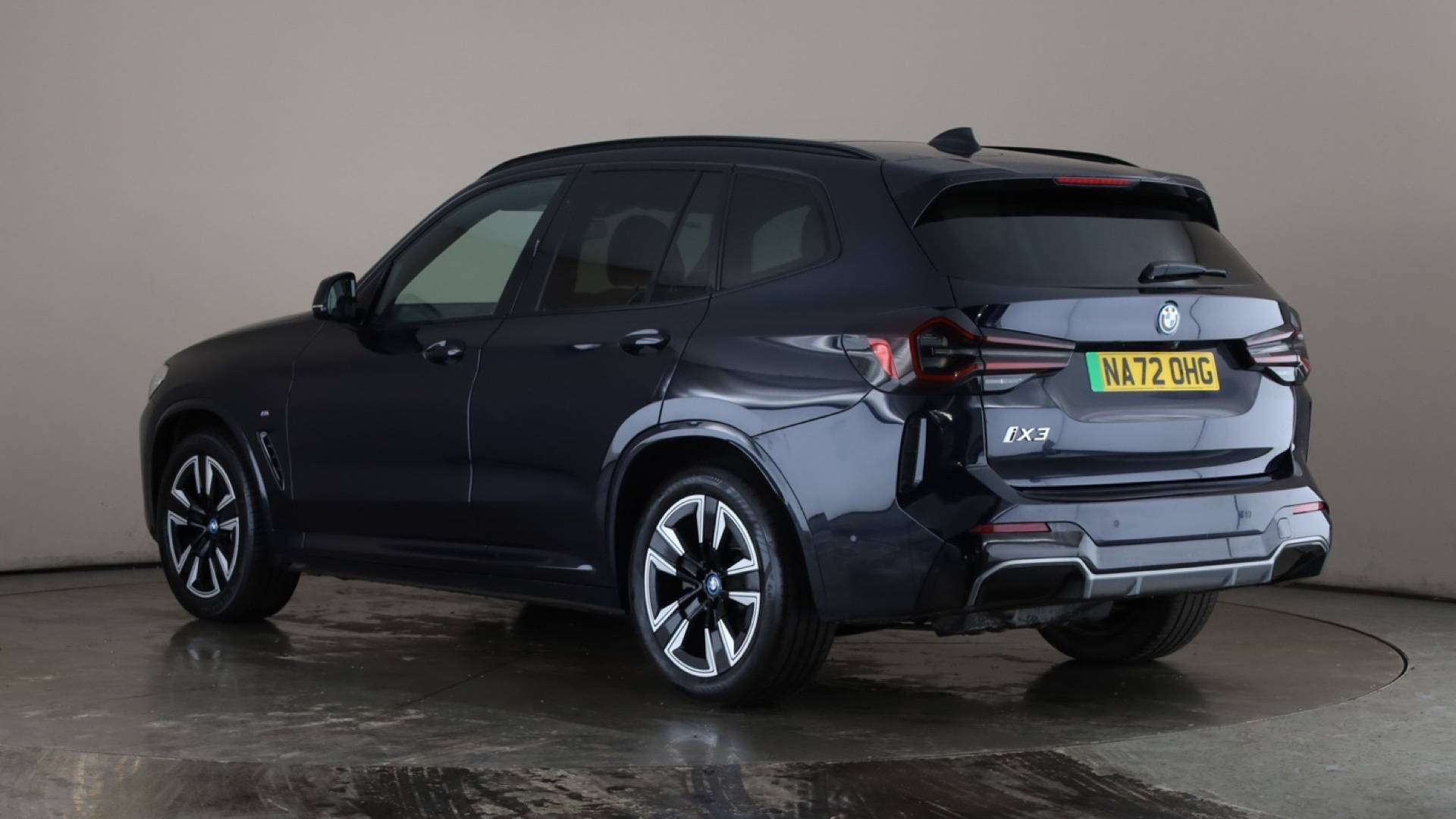 4020805 210kW M Sport 80kWh 5dr Auto