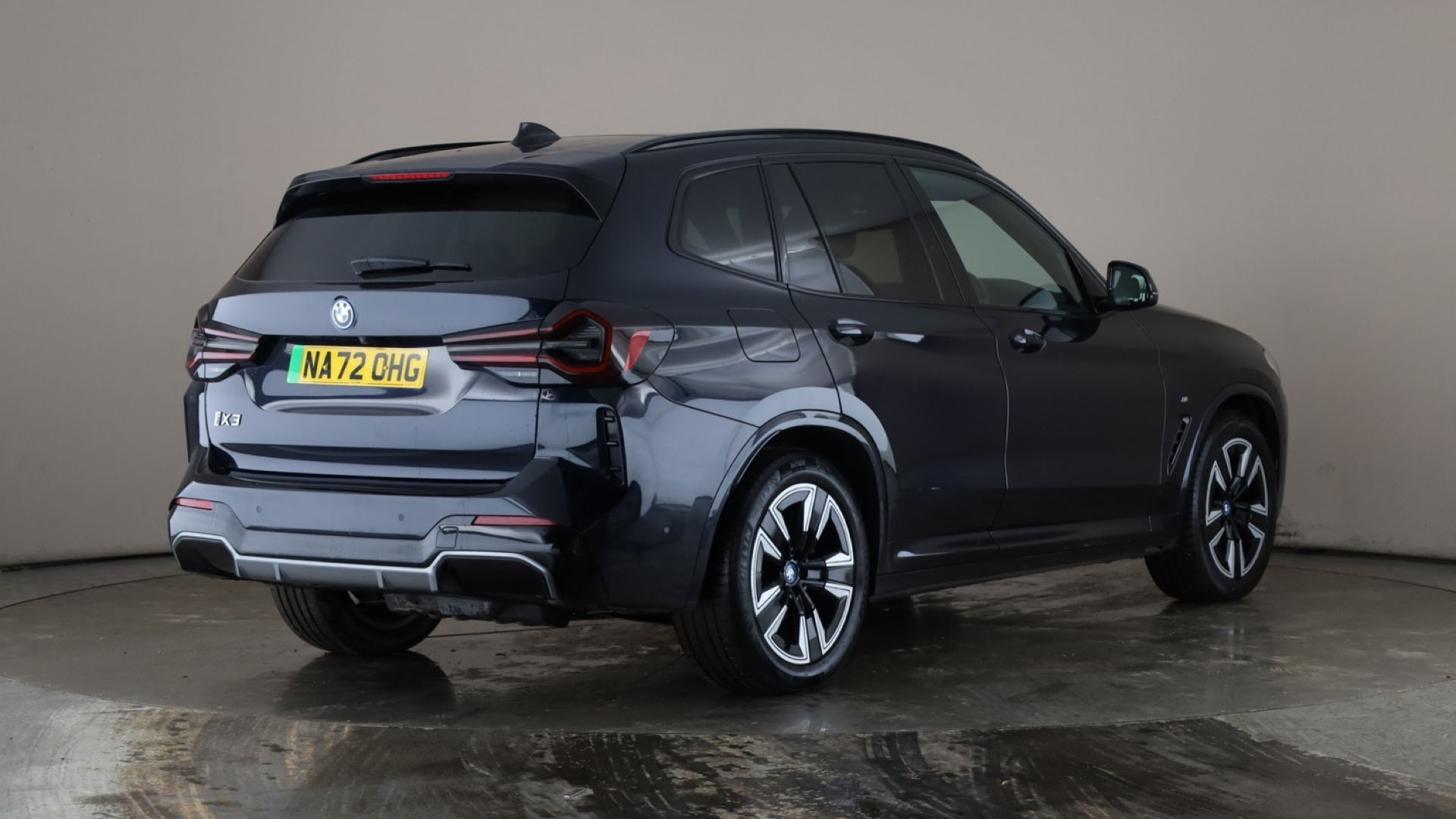 4020805 210kW M Sport 80kWh 5dr Auto