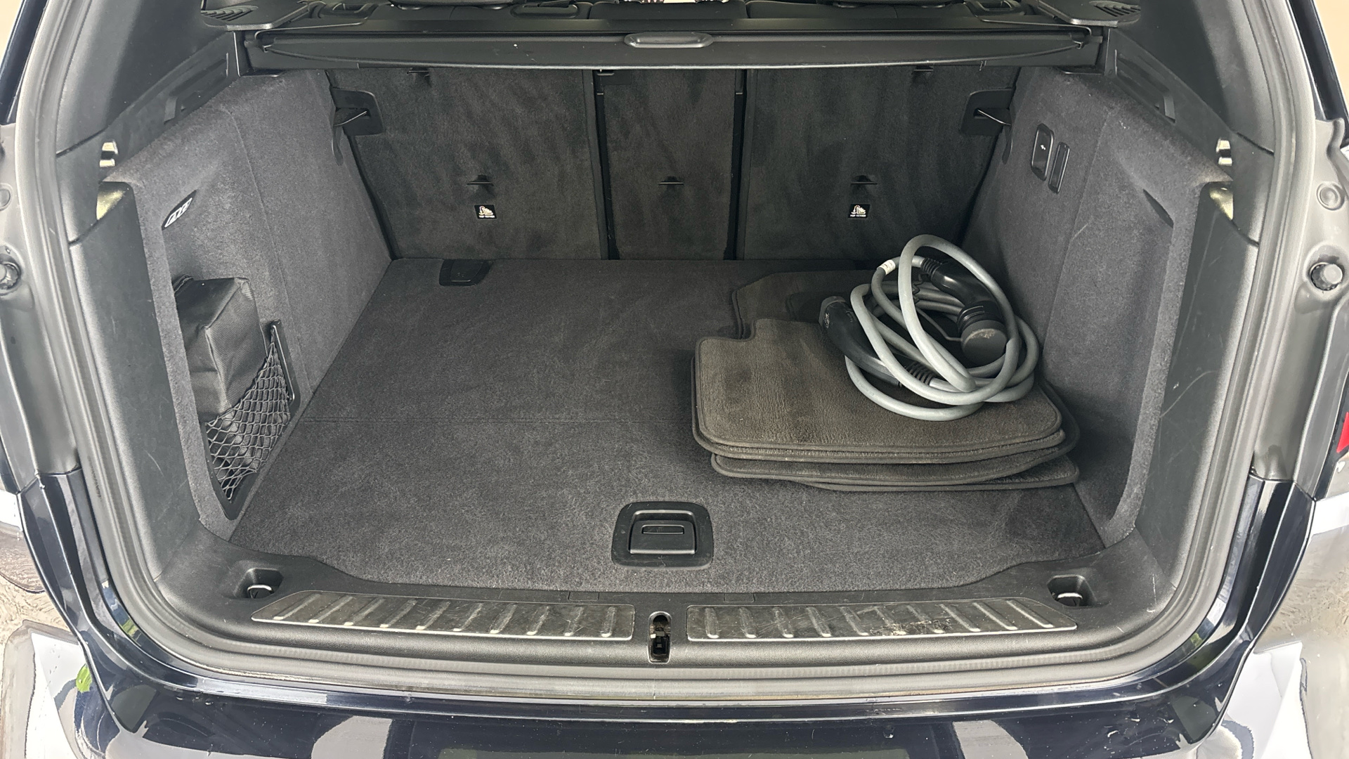 4020805 210kW M Sport 80kWh 5dr Auto