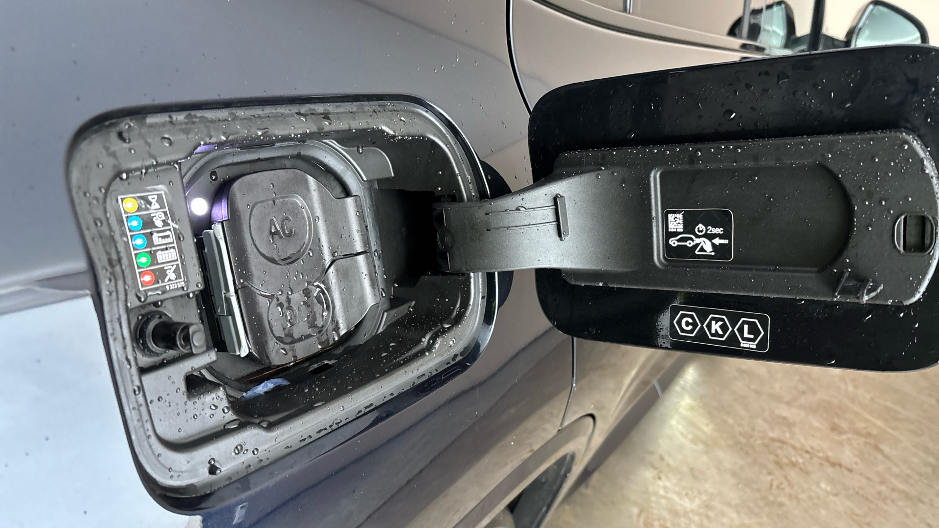 4020805 210kW M Sport 80kWh 5dr Auto