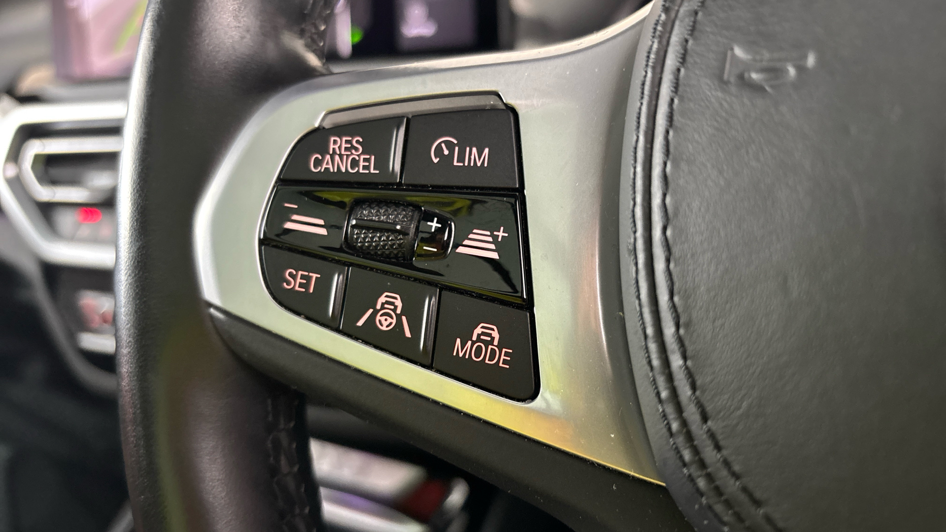 4020805 210kW M Sport 80kWh 5dr Auto