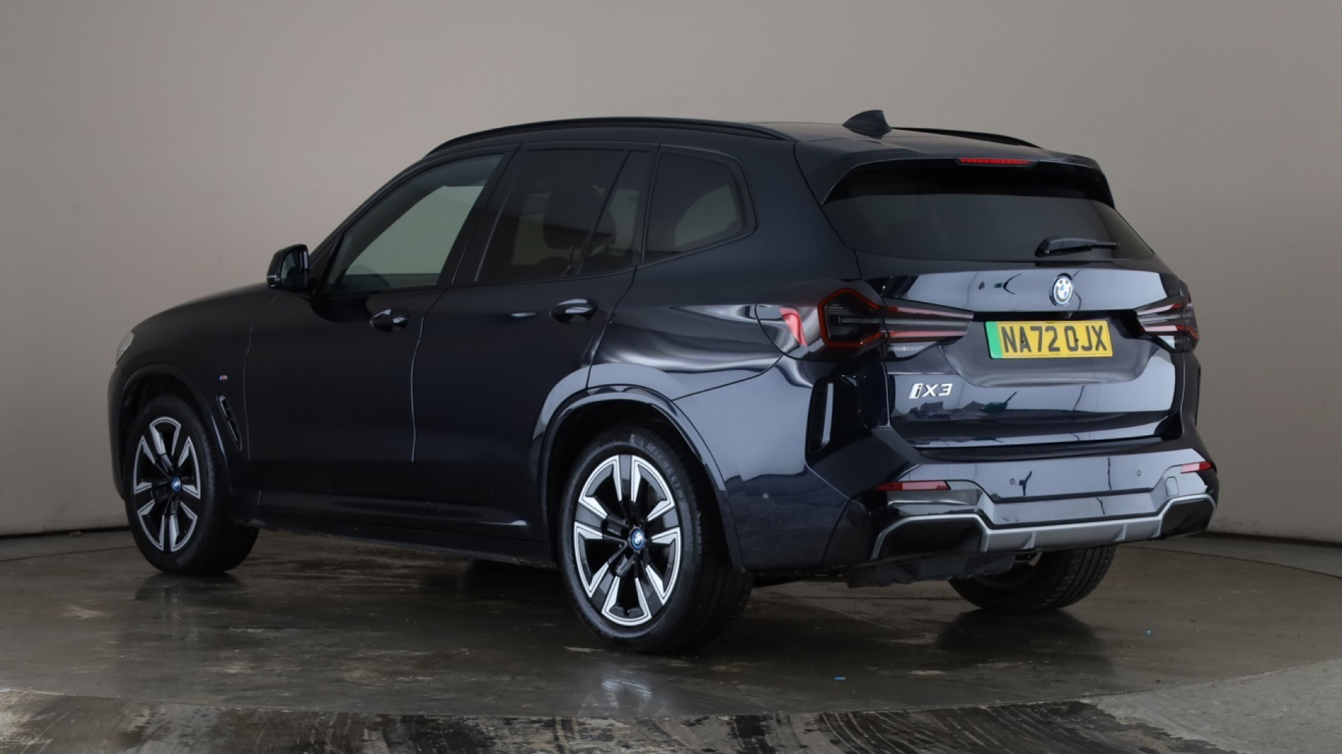 4020820 210kW M Sport 80kWh 5dr Auto