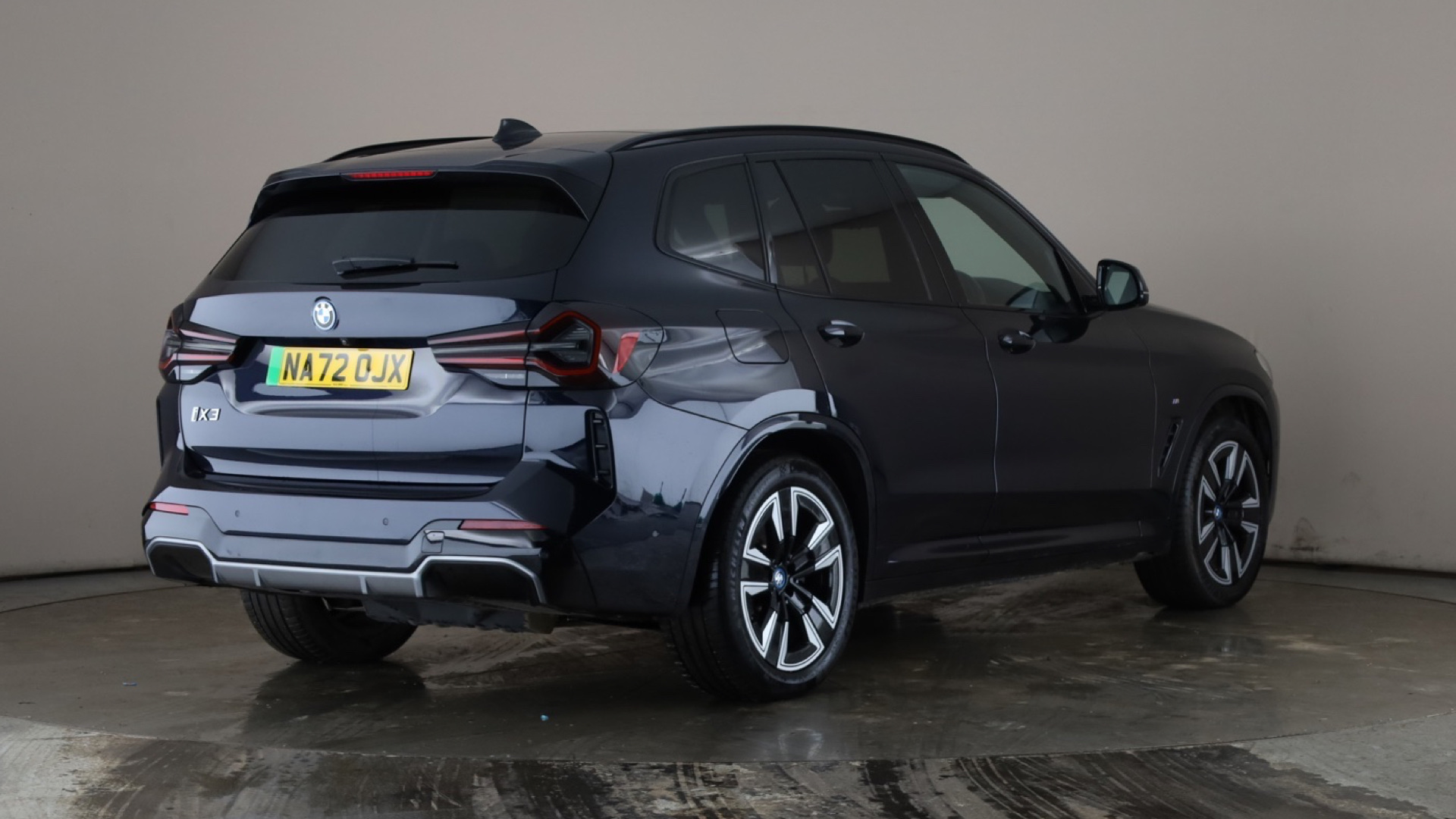 4020820 210kW M Sport 80kWh 5dr Auto