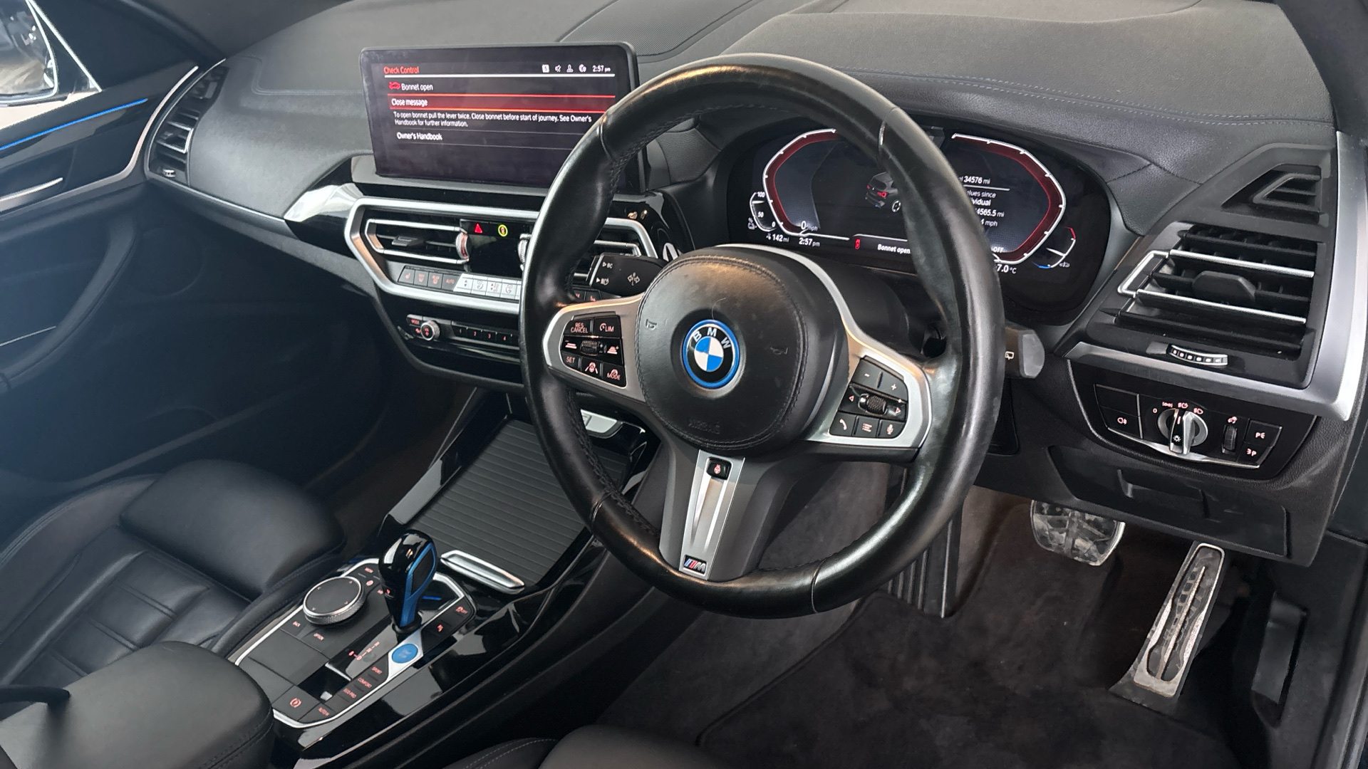 4020820 210kW M Sport 80kWh 5dr Auto