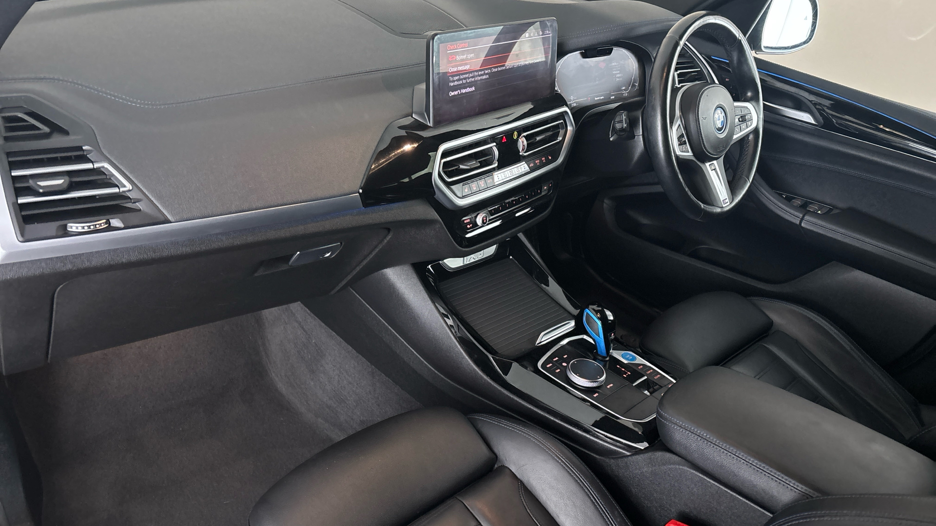 4020820 210kW M Sport 80kWh 5dr Auto