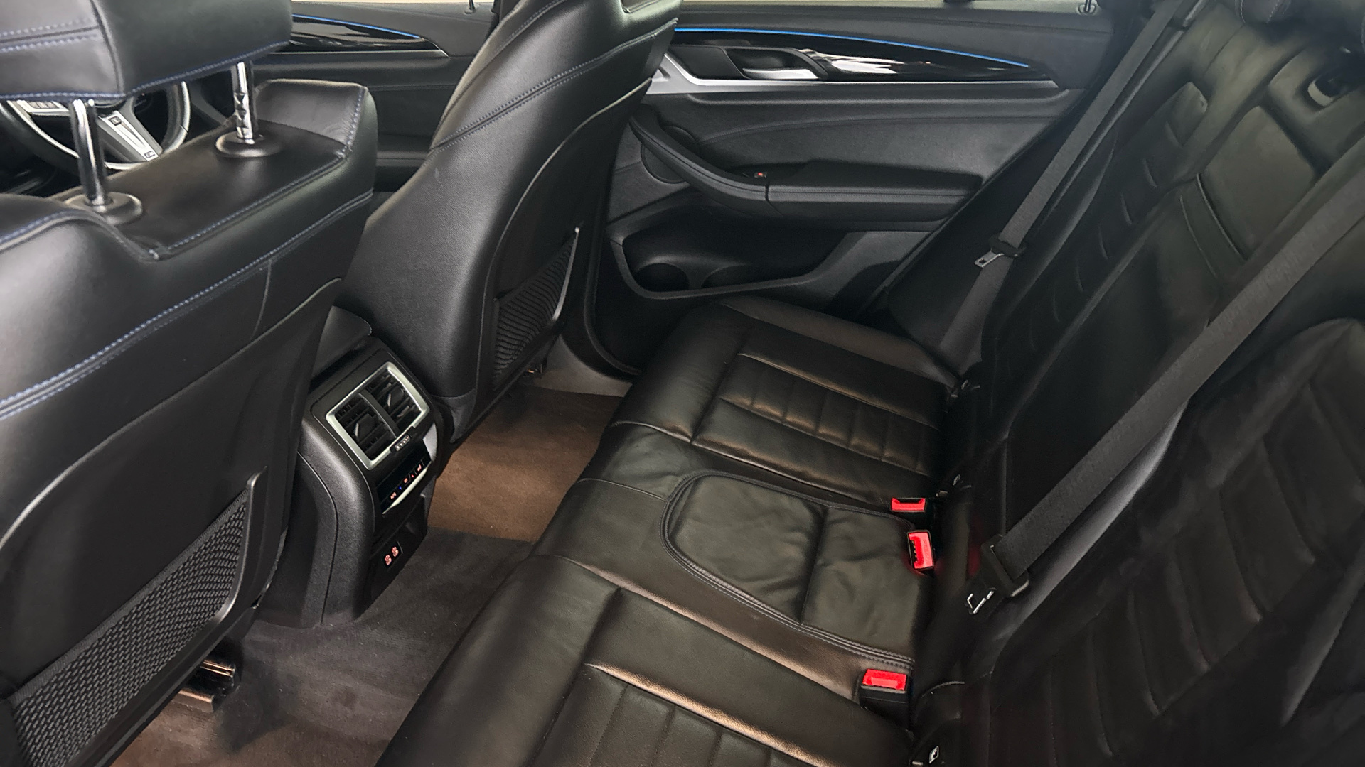 4020820 210kW M Sport 80kWh 5dr Auto