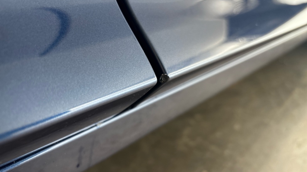 BMW iX3 Scuff