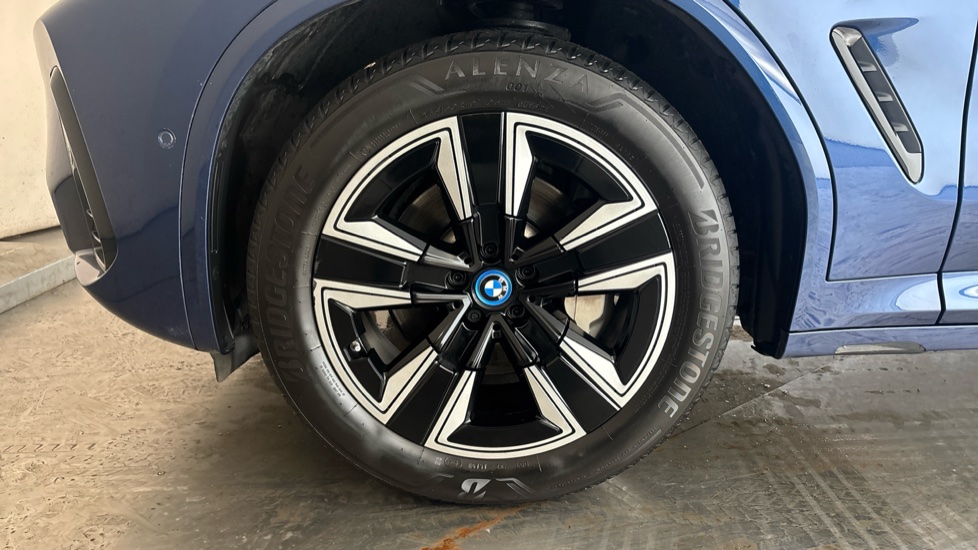 BMW iX3 Image 17