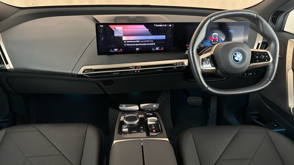 BMW iX Image 11