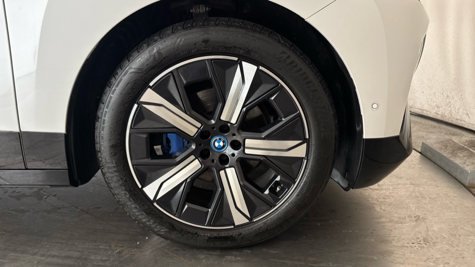 BMW iX Image 20