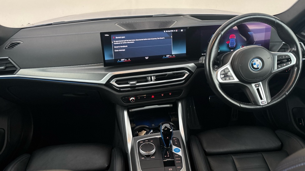 BMW I4 Image 11