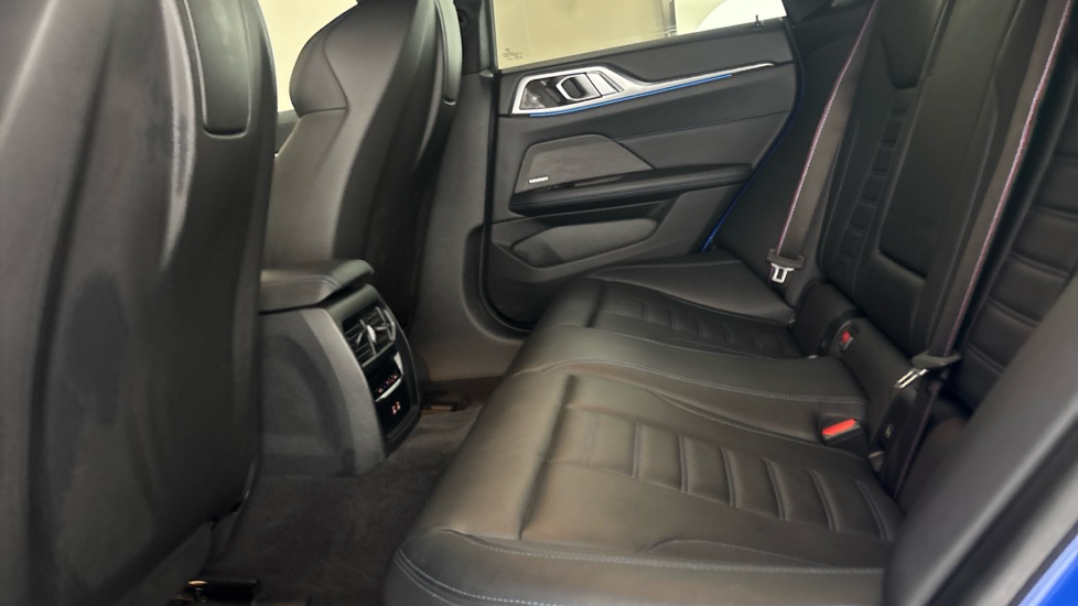 BMW I4 Image 14