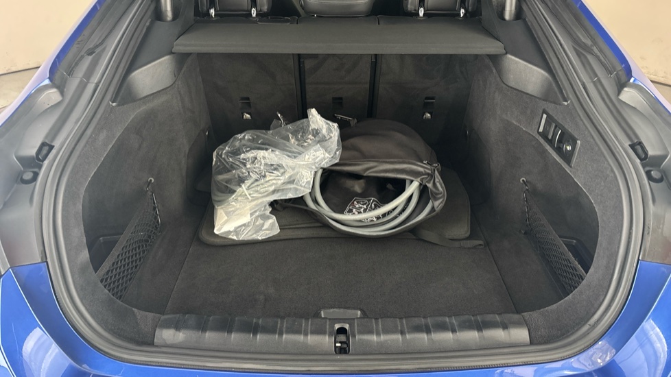 BMW I4 Image 15