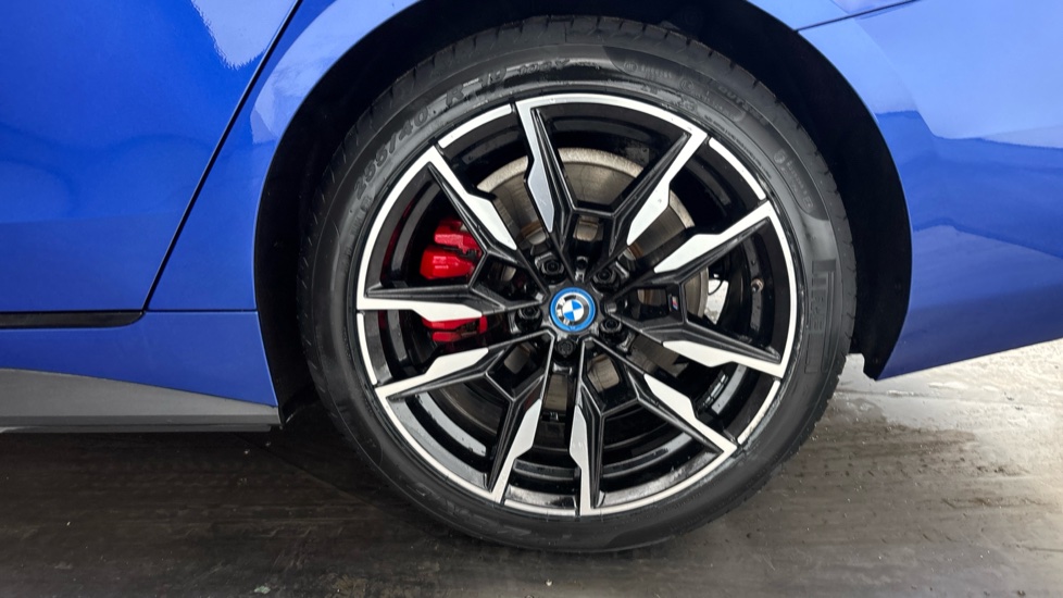 BMW I4 Image 18