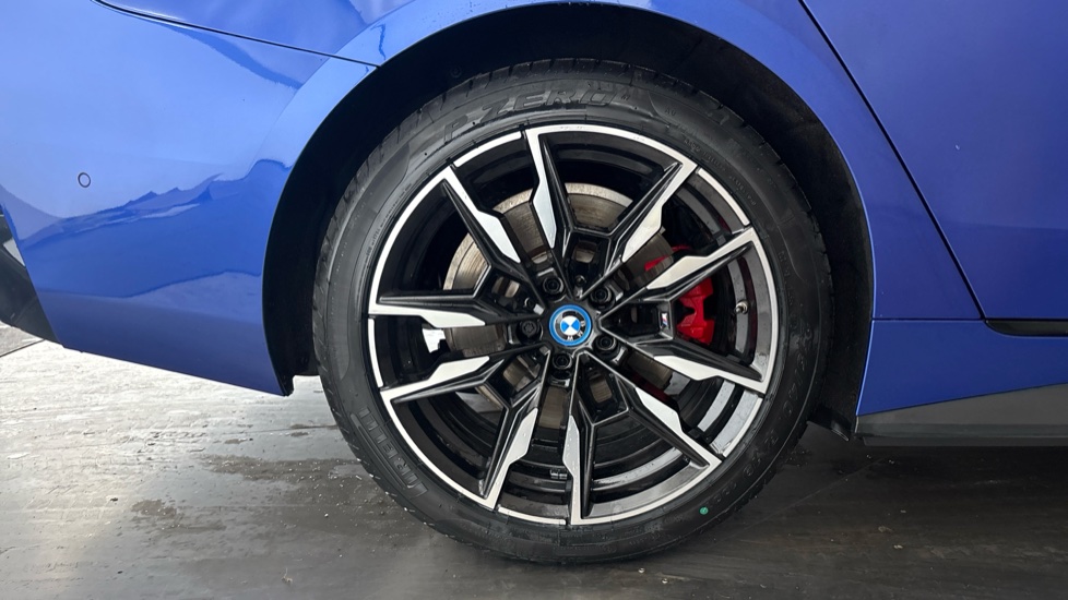 BMW I4 Image 19