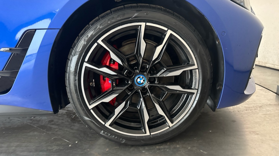 BMW I4 Image 20