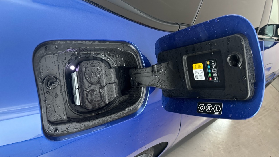 BMW I4 Image 21