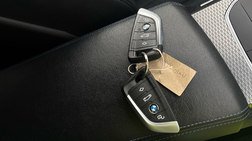 BMW I4 two keys