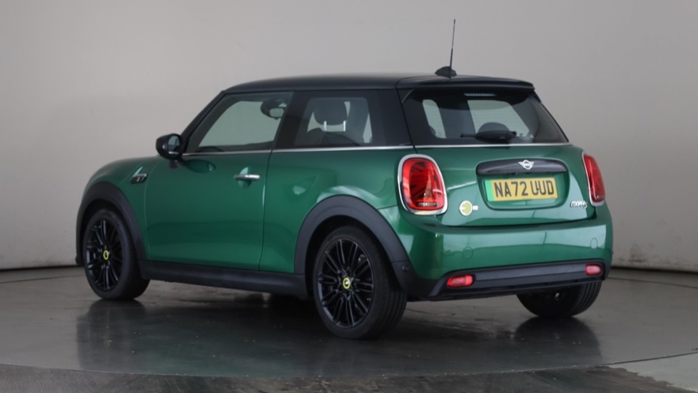 MINI HATCHBACK Image 3