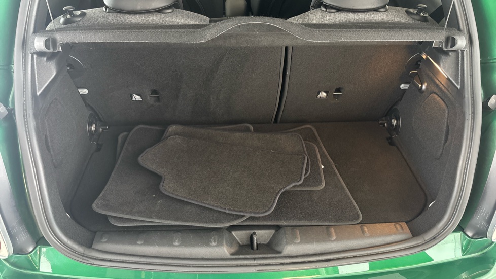 MINI HATCHBACK Image 15