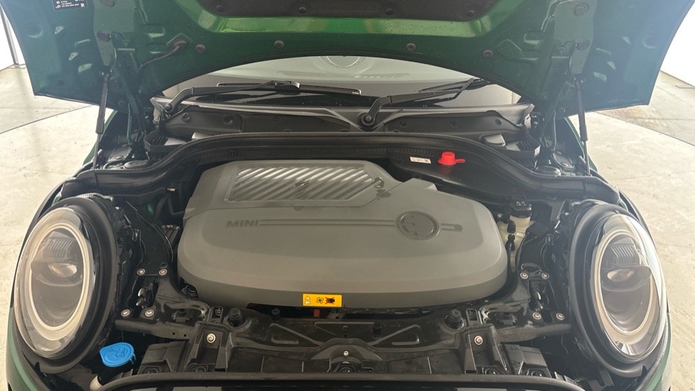 MINI HATCHBACK Image 16