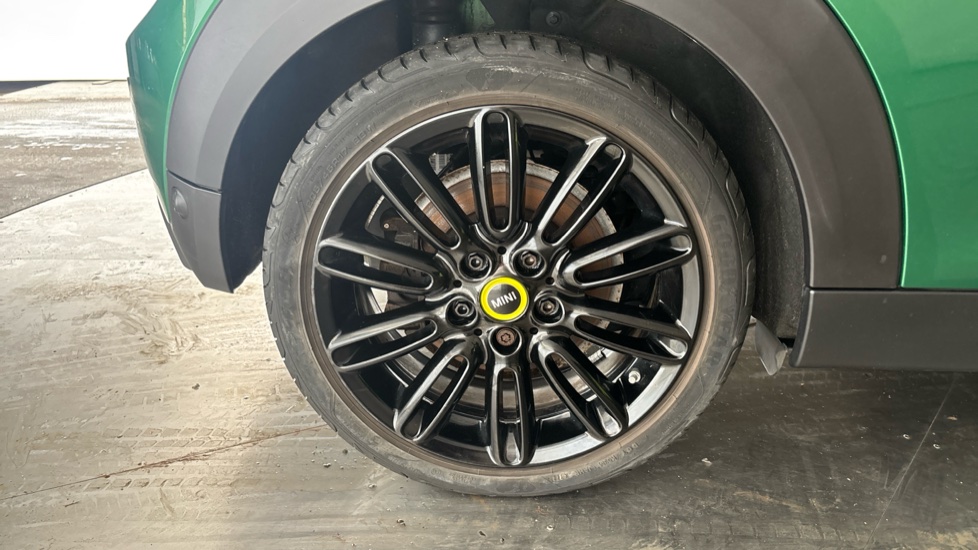 MINI HATCHBACK Image 19